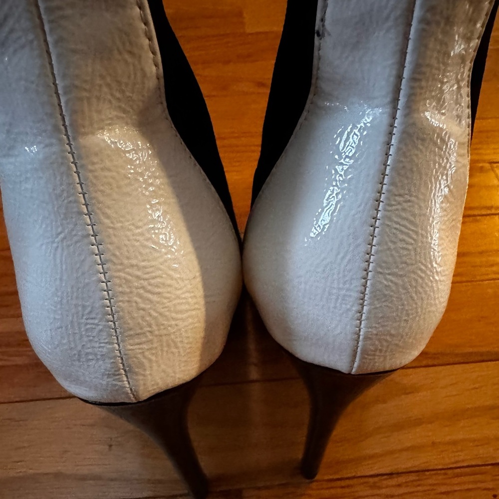 Black and White stretch material and man made material stiletto booties - Picture 2 of 4